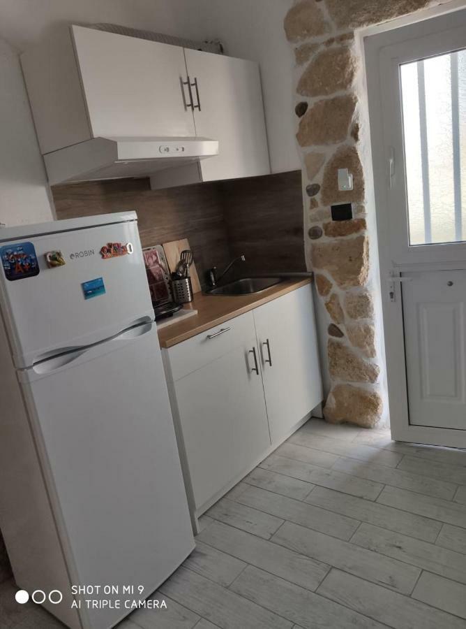 Malvina Rooms Kallithea  Buitenkant foto